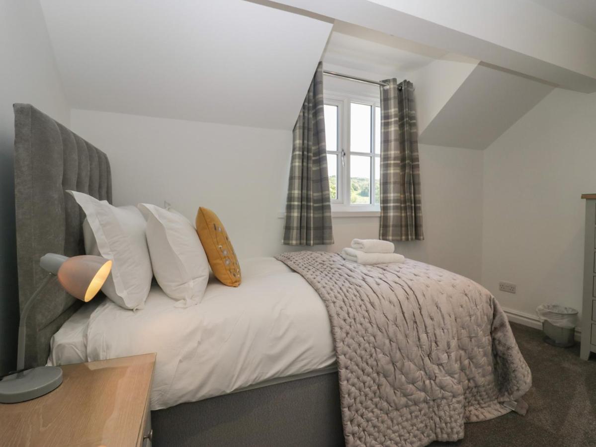 Betty'S Loft Apartment Ambleside Bagian luar foto